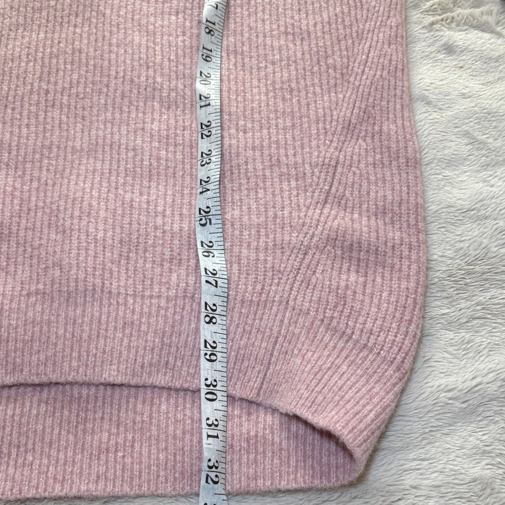 Uniqlo Soft Pink V-Neck Sweater - Picture 6 of 9